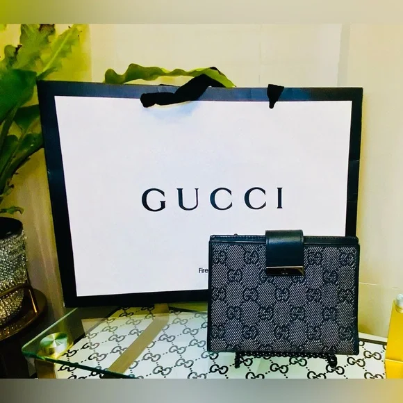 “HP” GUCCI Web Black GG Logo Agenda Notebook/Passport Cover EUC - Picture 3 of 9